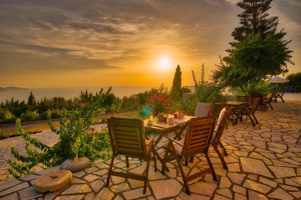 Studios Vrionis Panoramic Sunset Kothréas Exterior foto